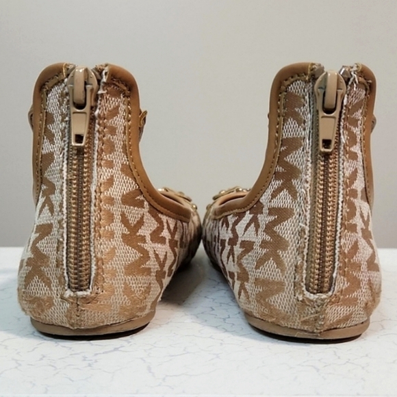 Michael Kors Monogram Girls Tan Ballet Flats W/ Ankle Strap, Size 13 ~ EUC - Picture 4 of 7